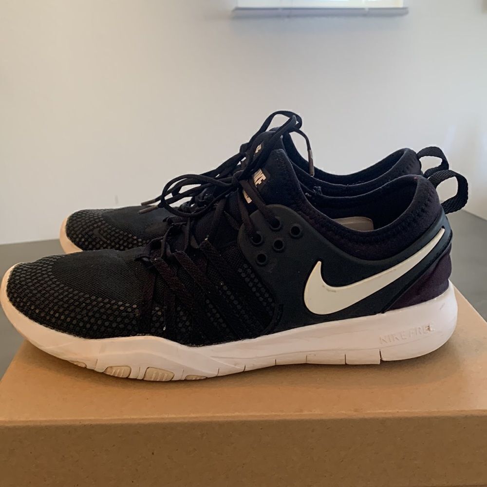 Nike Free Runs - Picture 5 of 11